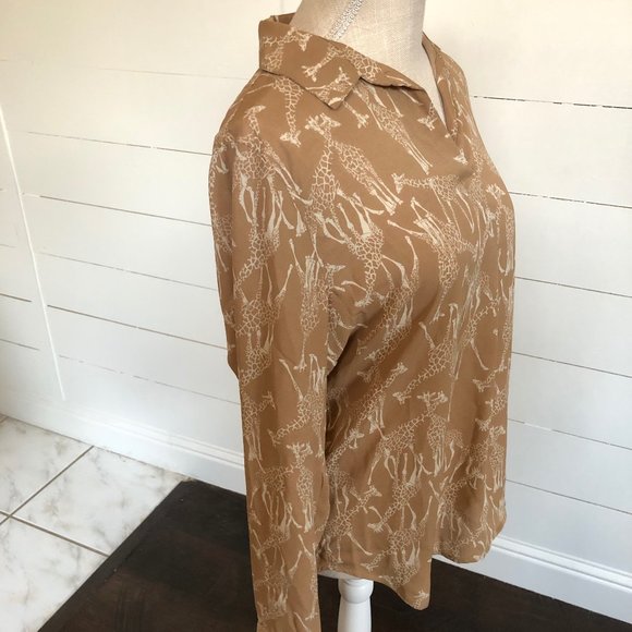 Banana Republic Tan Boyfriend Popover Top Giraffe - Picture 6 of 12